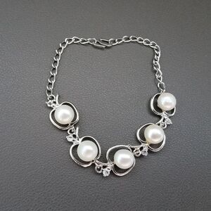 Rhodium-Plated Freshwater Pearl Anklet — Classic Glow with Modern Edge